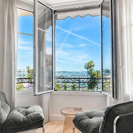 8a- Facing Port And Town Hall Apartment Cannes